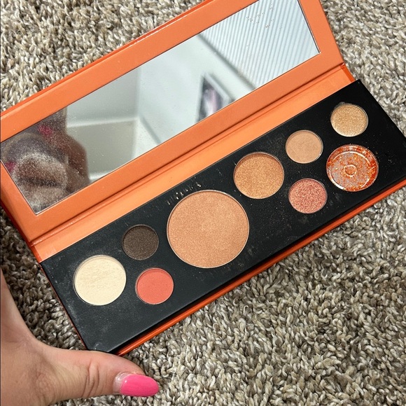 Touch in SOL Vibrant Palette with Gold and Orange Hues - Picture 2 of 5